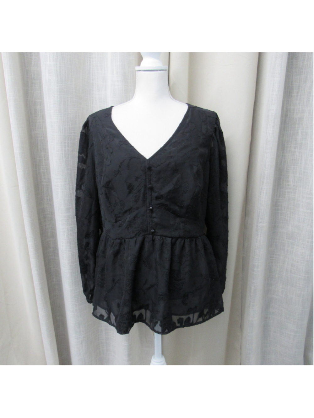 Torrid 2 2X Black Chiffon Peplum Blouse Sheer Floral Clip Dot Long Sleeve V-Neck